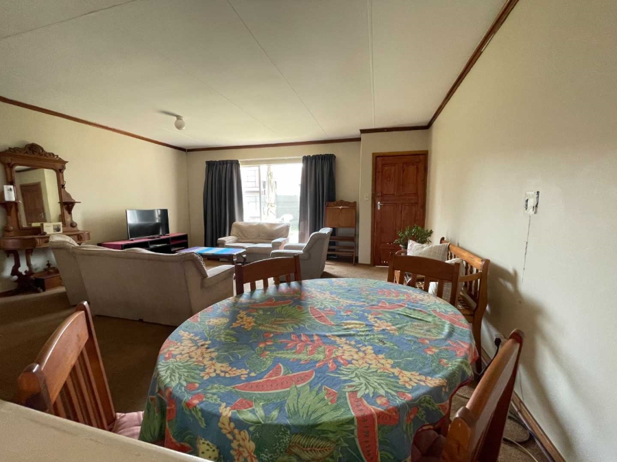 2 Bedroom Property for Sale in Langenhovenpark Free State